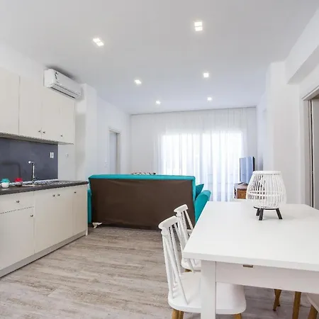Ammos - In Neu Gebautem Designerhaus Appartamento *